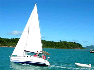 Whitsunday luxury yacht sailing